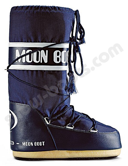 pink moon boots with fur