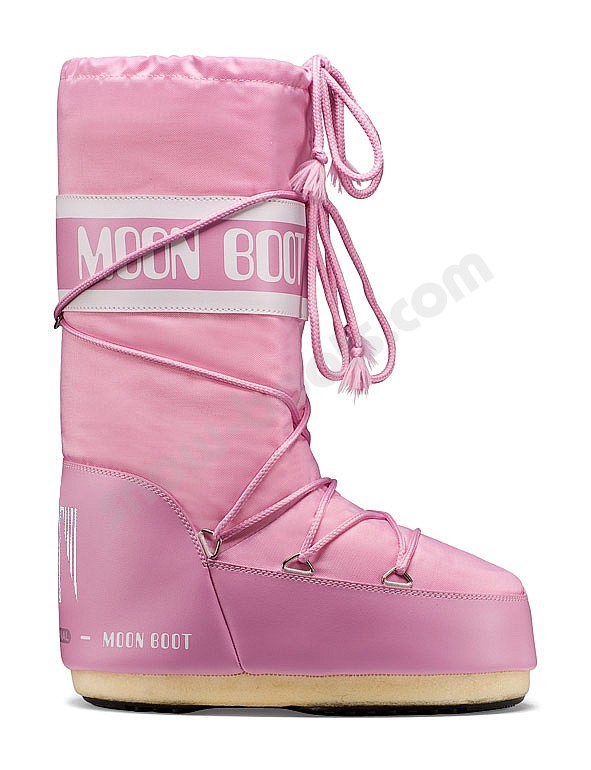 pink moon boots with fur